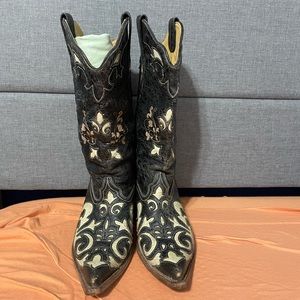 Corral boots